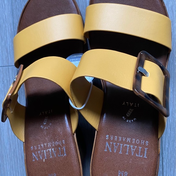 Italian Shoemaker Size 8 Yellow Wedge with buckle - Picture 3 of 8